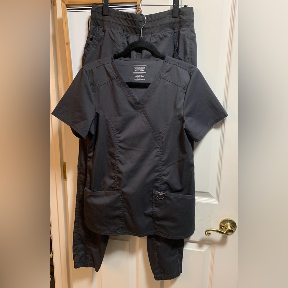 Cherokee Revolution scrub set Small top/Small Tall pants